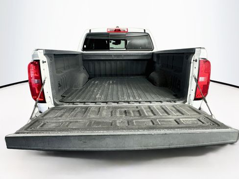 Used 2017 Chevrolet Colorado LT w/ Luxury Package, Chrome AWD/4WD image 27