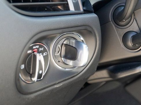 Certified 2025 Porsche Macan image 28