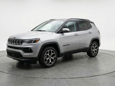 Used 2025 Jeep Compass Limited AWD/4WD image 3