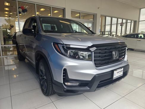 Used 2021 Honda Ridgeline Sport image 3