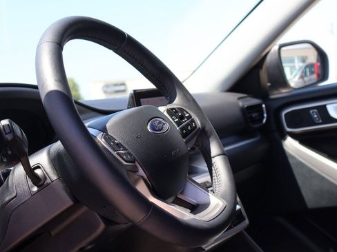 Used 2024 Ford Explorer XLT w/ Equipment Group 202A AWD/4WD image 27