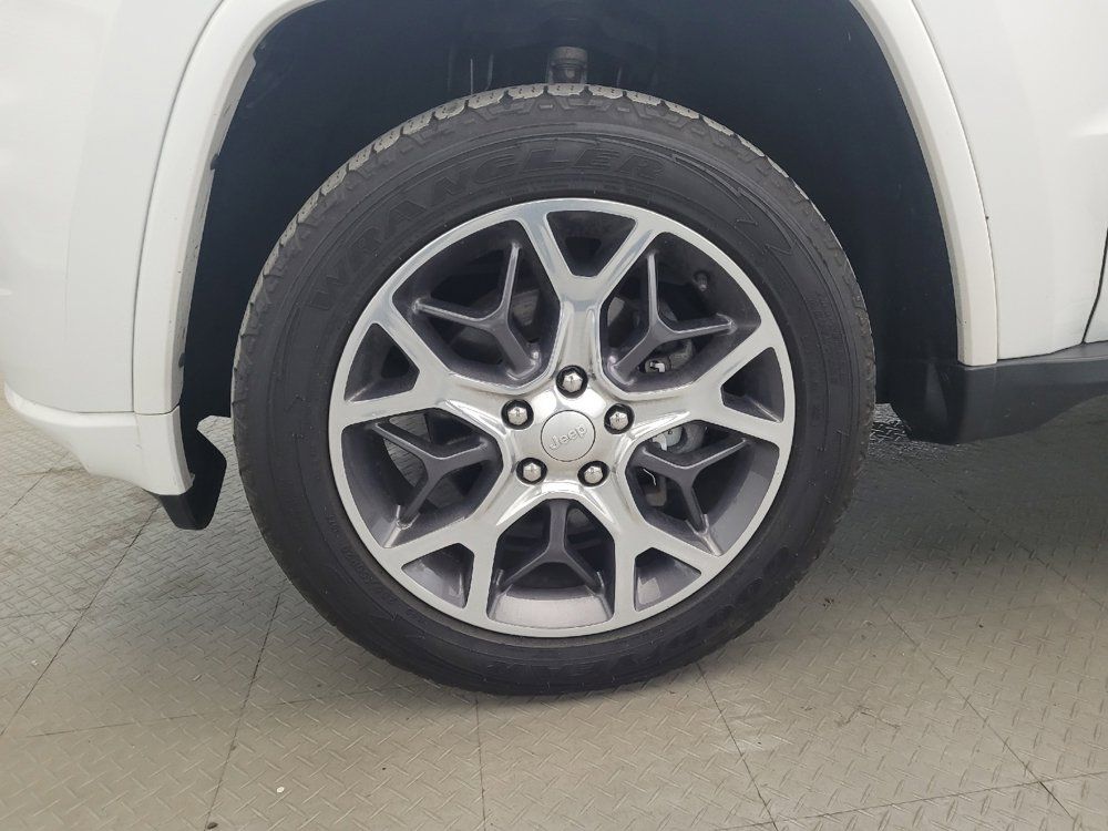 Used 2019 Jeep Grand Cherokee Overland AWD/4WD image 31