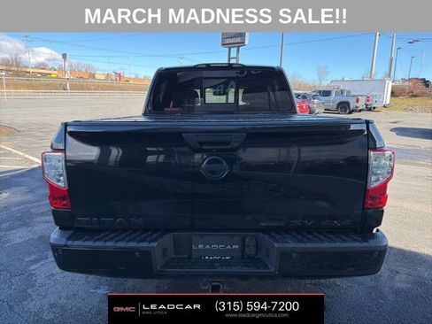 Used 2019 Nissan Titan SV w/ SV Convenience Package image 4