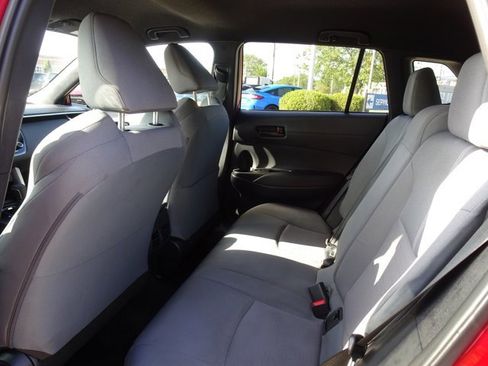 Used 2024 Toyota Corolla Cross SE image 15