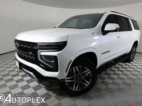 Used 2025 Chevrolet Suburban Z71 w/ Comfort Package image 1