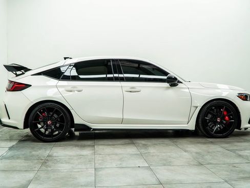 Used 2024 Honda Civic Type R image 10