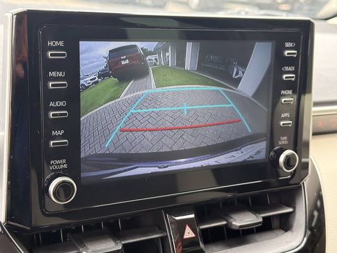 Used 2020 Toyota Corolla LE FWD image 19