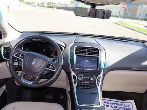 Used 2020 Lincoln Nautilus Reserve AWD/4WD image 7