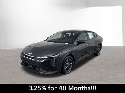 New 2025 Kia K4 LXS