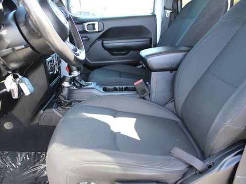 Used 2022 Jeep Gladiator Sport AWD/4WD image 32