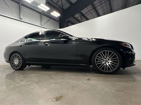 Used 2022 Mercedes-Benz C 300 4MATIC Sedan image 3