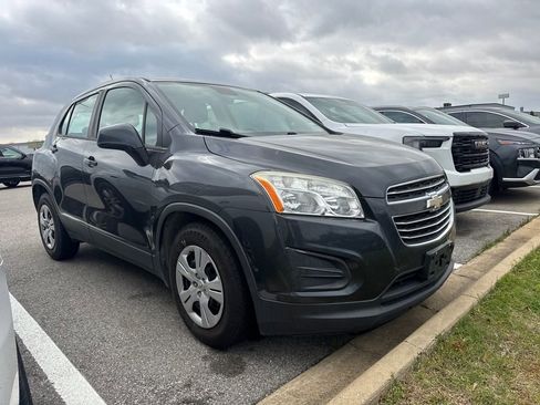 Used 2016 Chevrolet Trax LS image 3
