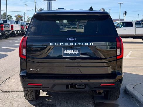 Used 2025 Ford Expedition Active image 5