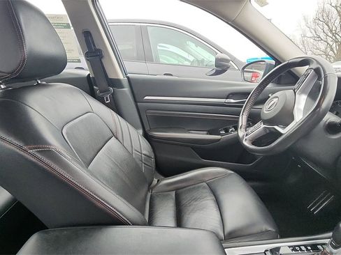 Used 2023 Nissan Altima 2.5 SR w/ SR Premium Package image 13