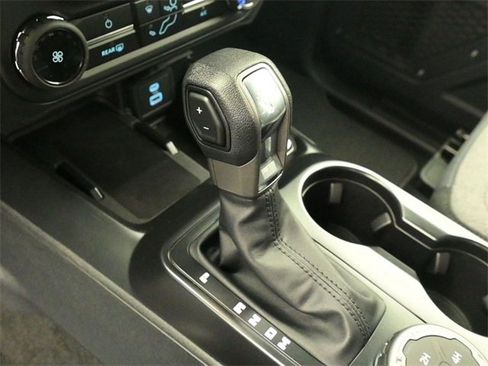 New 2025 Ford Bronco Base image 17