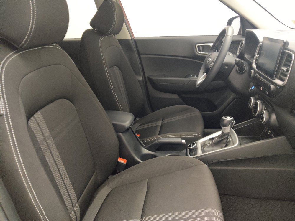 Used 2025 Hyundai Venue SEL FWD image 21