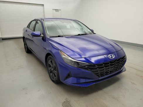 Used 2022 Hyundai Elantra SEL FWD image 13