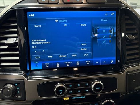 Used 2022 Ford F250 Lariat w/ Black Appearance Package image 18