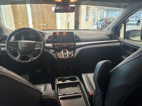 Used 2023 Honda Odyssey Elite image 13