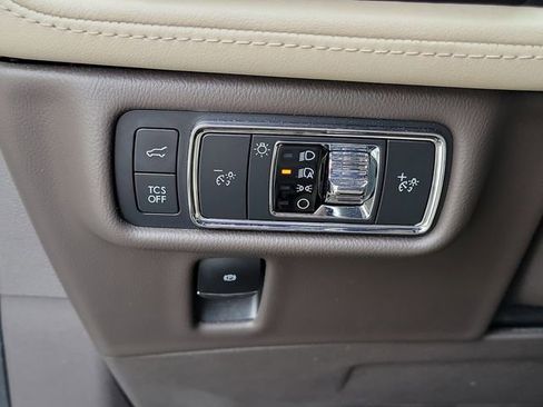 Certified 2022 Lincoln Nautilus FWD w/ Premium Package image 15