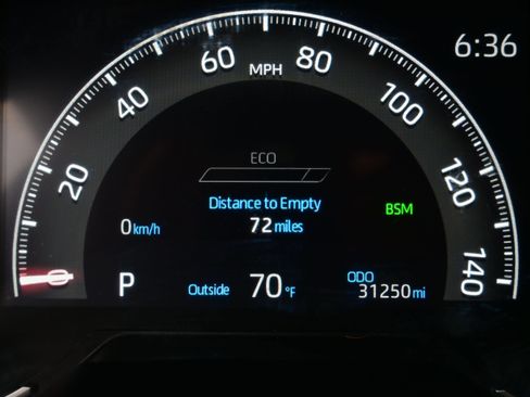 Used 2025 Toyota RAV4 XLE AWD/4WD image 25