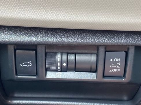 Used 2025 Subaru Forester Premium w/ Convenience Package #1 AWD/4WD image 15