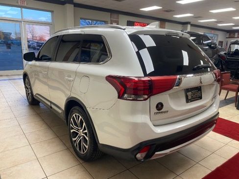Used 2017 Mitsubishi Outlander GT image 6