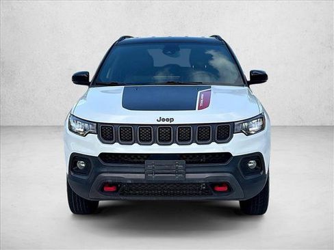 Used 2023 Jeep Compass Trailhawk AWD/4WD image 3