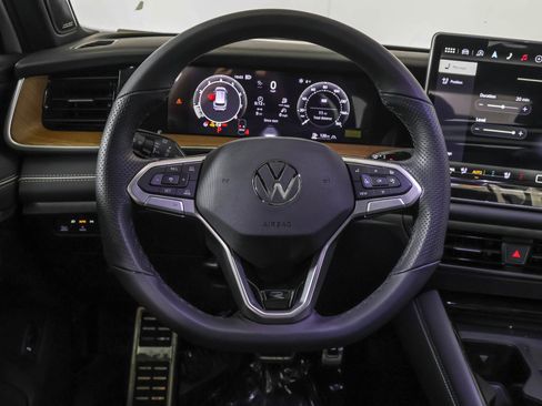 New 2026 Volkswagen Tiguan SEL R-Line image 23