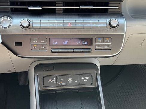 Certified 2024 Hyundai Kona Limited FWD image 34