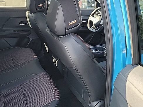Used 2025 Nissan Kicks SR w/ SR Premium Package AWD/4WD image 20