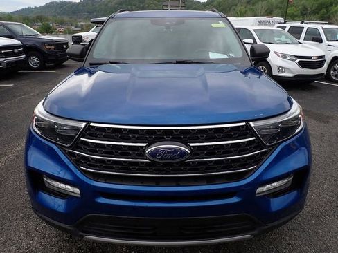 Used 2020 Ford Explorer XLT w/ Equipment Group 202A AWD/4WD image 9