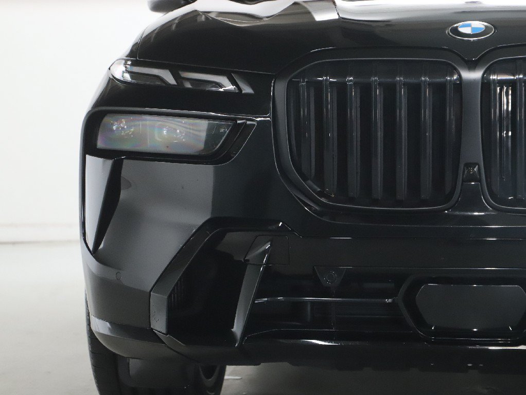 Used 2026 BMW X7 xDrive40i AWD/4WD image 7