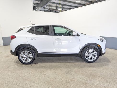 Used 2020 Buick Enclave Avenir w/ Avenir Technology Package AWD/4WD image 2