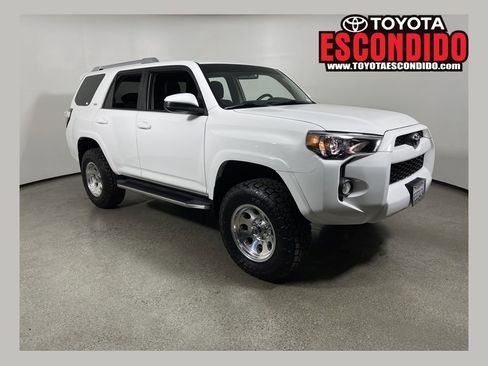 Used 2018 Toyota 4Runner 4WD image 1