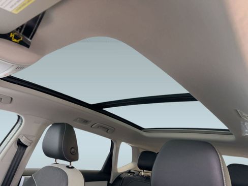 New 2026 Volkswagen Taos SE image 16