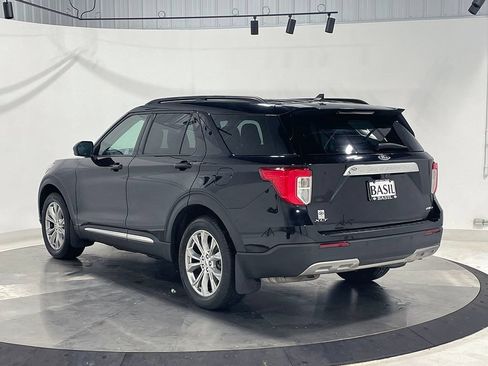 Used 2021 Ford Explorer XLT w/ Equipment Group 202A AWD/4WD image 14