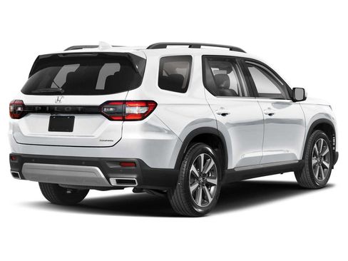 Used 2024 Honda Pilot Touring image 2