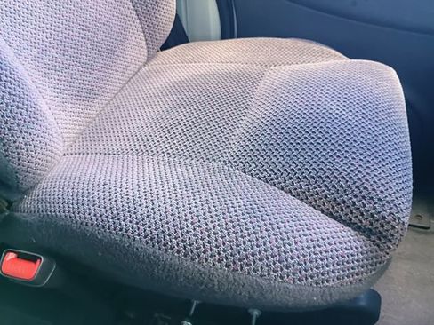 Used 2002 Dodge B3500 image 33