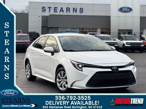 Used 2023 Toyota Corolla LE image 1