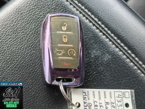 Used 2021 RAM 1500 Laramie AWD/4WD image 12