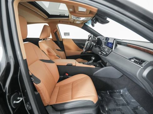 Certified 2024 Lexus ES 300h w/ Technology Package FWD image 19