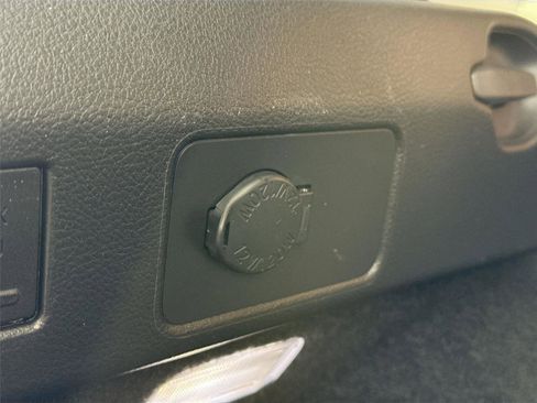 Used 2020 Lexus UX 200 image 35