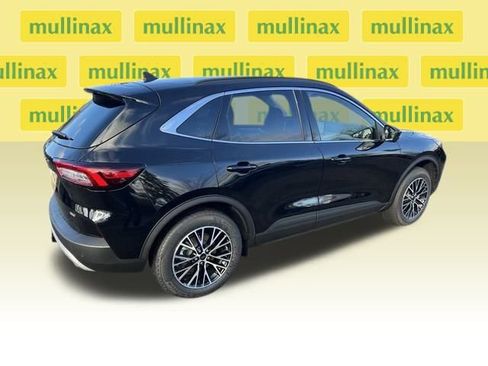 New 2025 Ford Escape SE w/ PHEV Premium Package FWD image 3