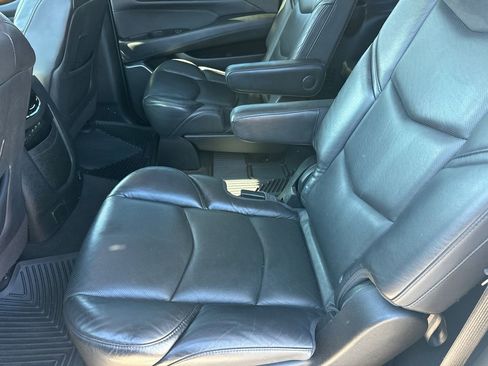 Used 2020 Cadillac Escalade ESV Premium Luxury image 20