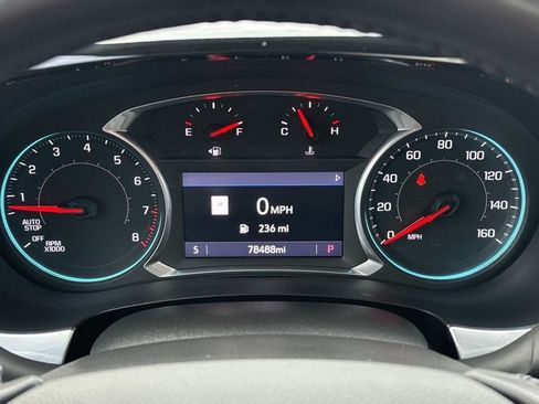 Used 2021 Chevrolet Traverse Premier w/ LPO, 'HIT The Road' Package AWD/4WD image 24