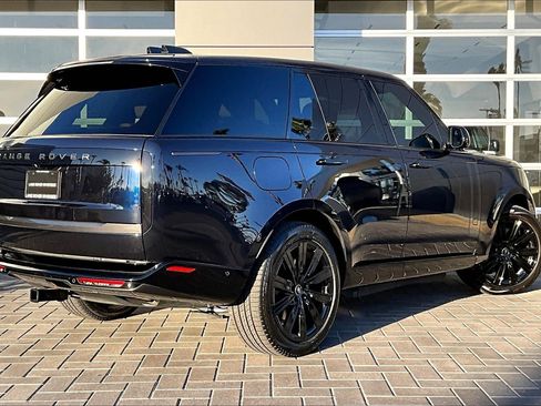 Certified 2025 Land Rover Range Rover SE AWD/4WD image 12