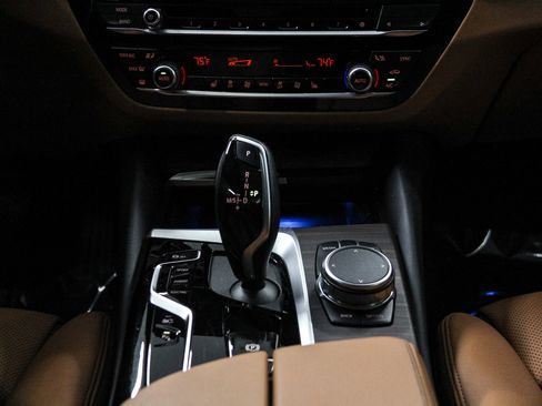 Certified 2023 BMW 530e w/ Premium Package image 14