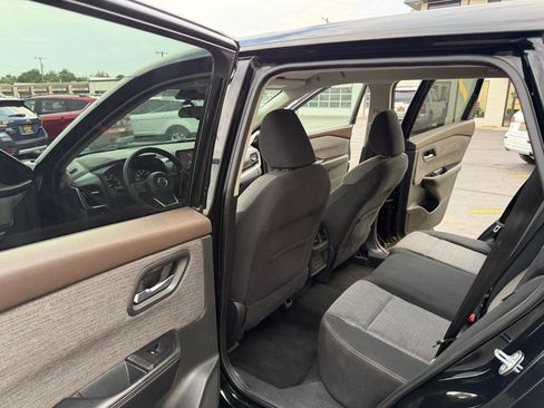 Used 2021 Nissan Rogue SV FWD image 10