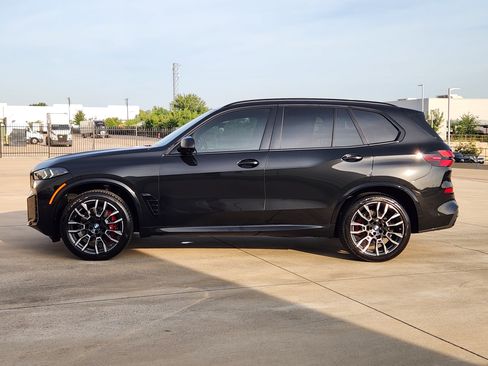 Used 2026 BMW X5 xDrive40i w/ M Sport Package AWD/4WD image 3